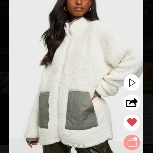 Teddyjacka från nelly - Jätte skön, mjuk lite tunnare jacka, den är inköpt för 499kr men säljer för 400:) kan gå ner i pris vid snabb affär!:) helt oanvänd! 