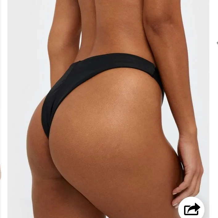 Helt nya höga bikinitrosor från Nelly med prislappar kvar. Köpta för 129kr, säljer för endast 50kr. Storlek S❤️. Övrigt.