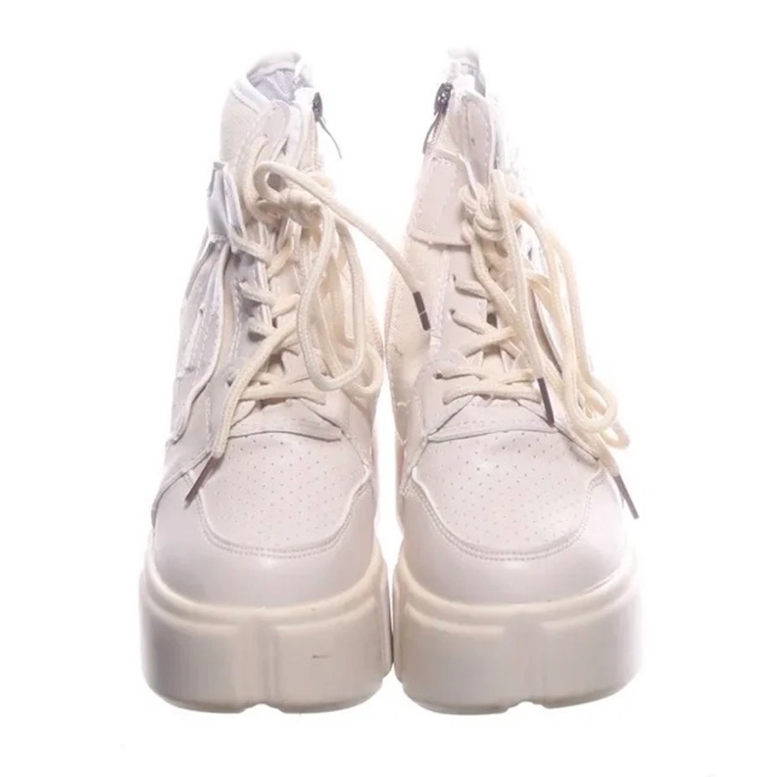 Vita platåskor från JSY - 90