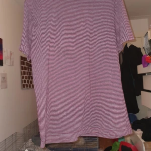 T-shirt  - Fint skick men inte använd så mycket längre