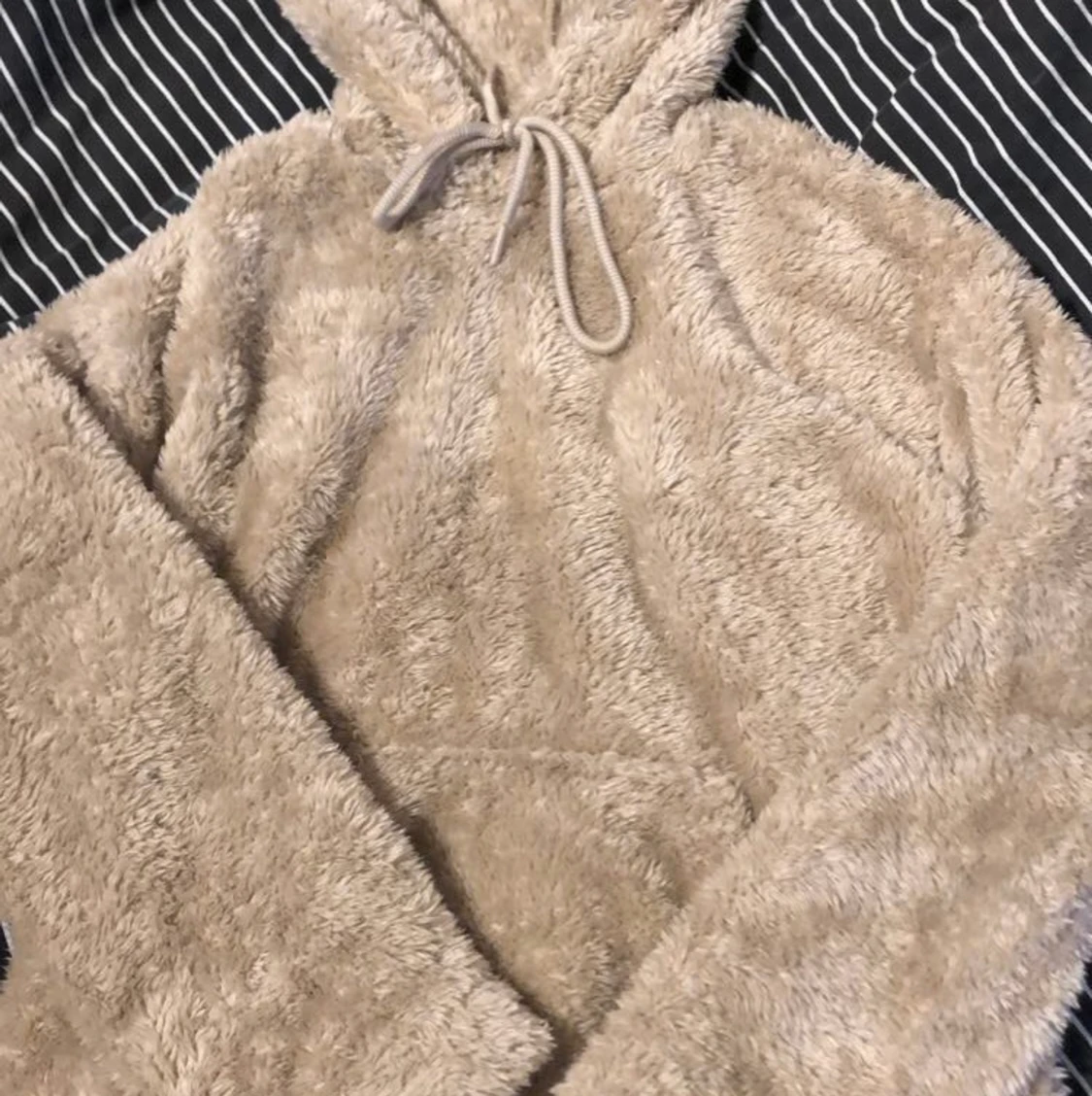 Beige mysig hoodie från hm i storlek xs