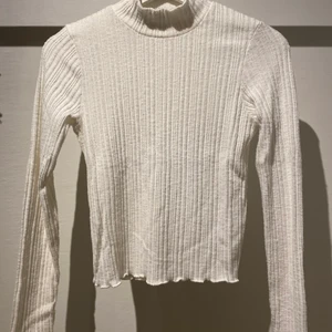 Ribbad tröja - Storlek XS men passar S, använd fåtal gånger