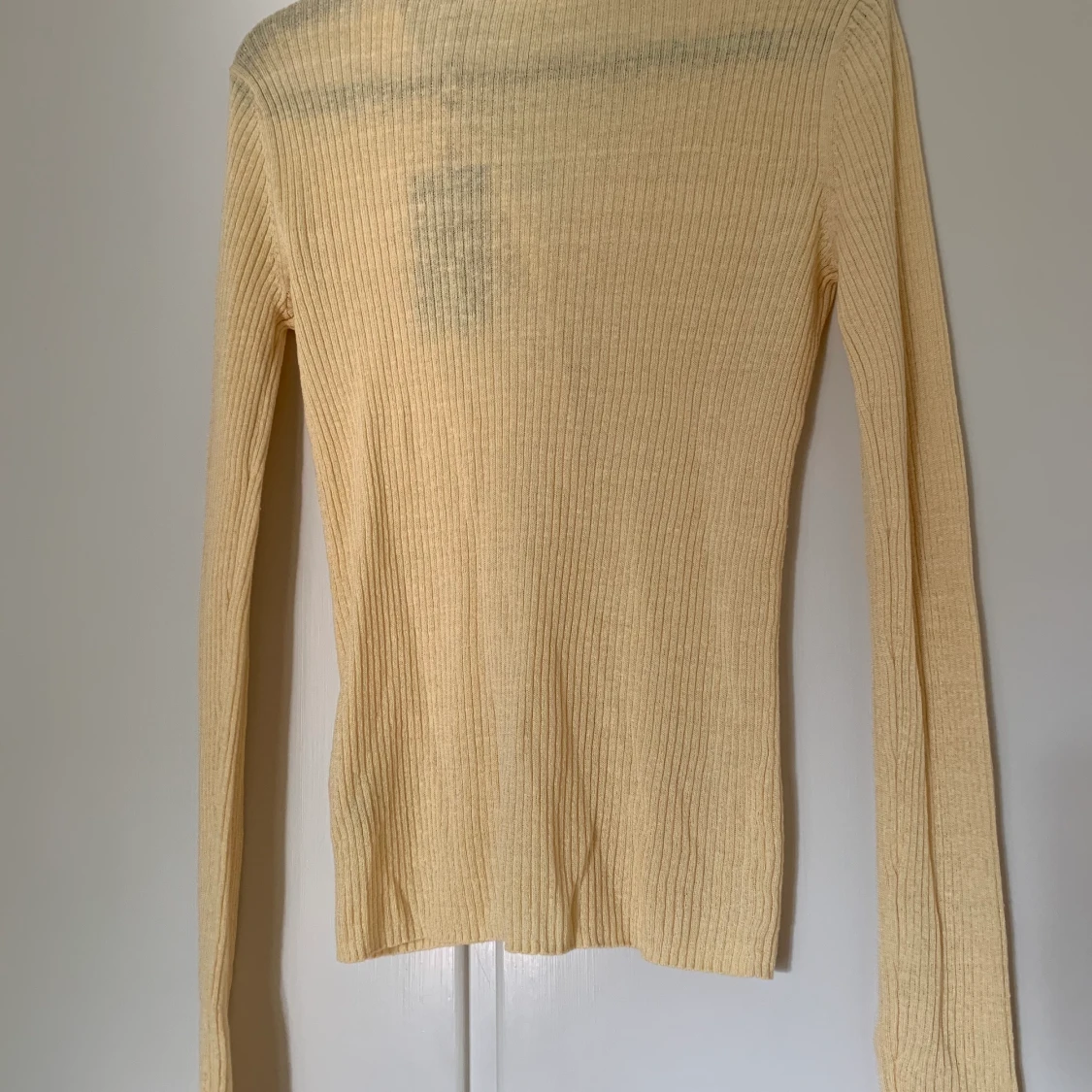 Långärmad tröja med knappar - 90