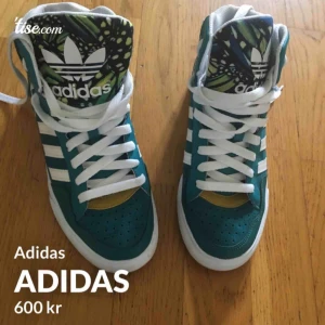  - Coola adidas sneakers knappt använda 