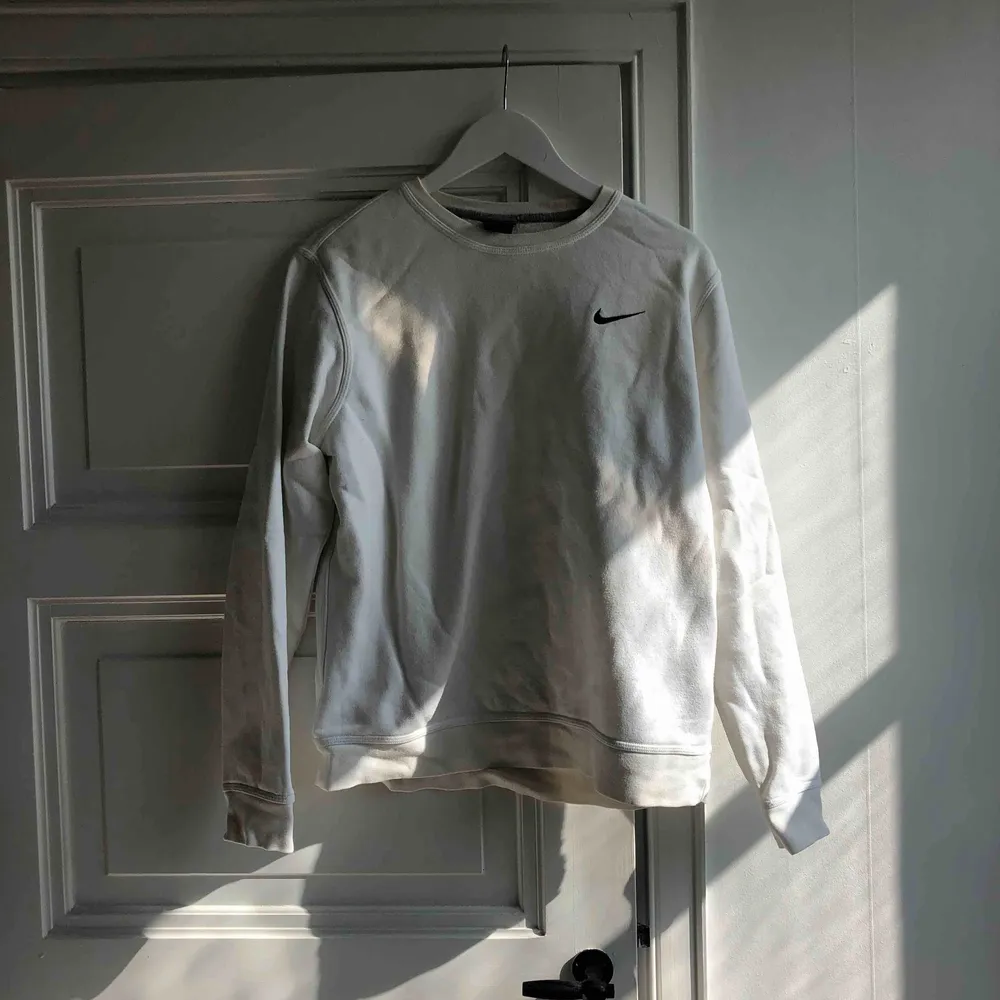 Svit sweater från Nike strl m. Tröjor & Koftor.