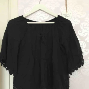  - Svart tröja från tessie använd fåtal gånger 