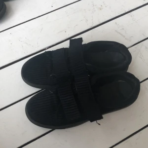  - Skor från nakd Frakt 50kr