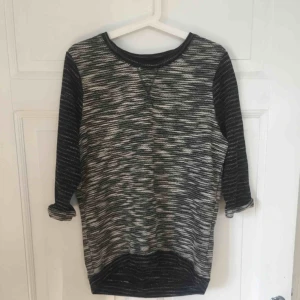  - Stickad tröja från h&m strl S