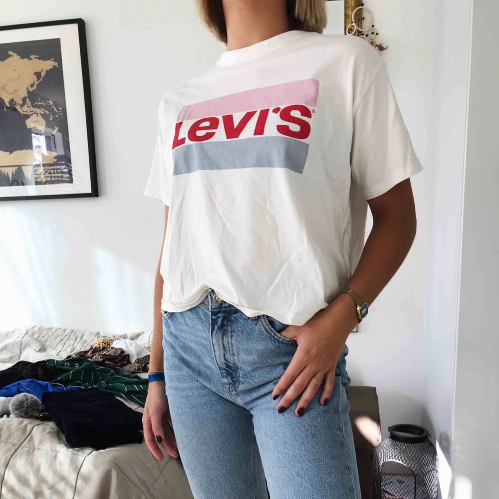 T-shirt från Levis, passformen | Plick Second Hand
