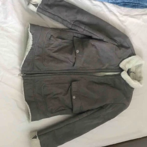  - Gree winter jacket, never use it. 