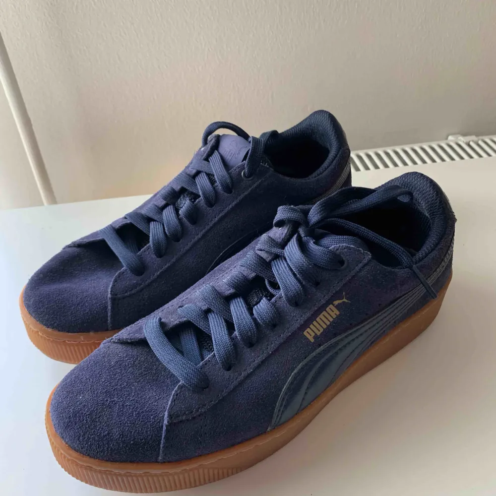 Puma sneakers, worn once. Blue colour. Size 39. Skor.