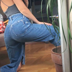  - säljer favvobyxorna. man får bra rumpa och är sjukt sköna plus en lite diy vid ankeln