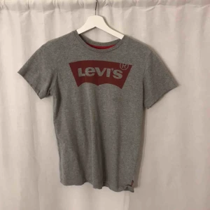  - Bra skick levi’s t-shirt