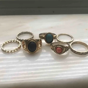  - Fina guldringar 10kr/st eller alla för 40kr. Fraktar endast 🦋