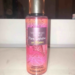 Body spray - Mist från Victoria Secret som inte kommer till användning, endast testad.  