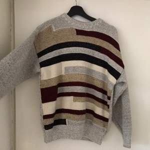Säljer denna fina stickade tröjan med unikt mönster, den är mjuk och inte alls stickig! ❤