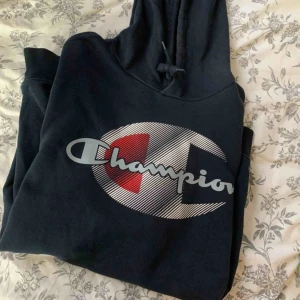  - Hoodie från champion  Fri frakt
