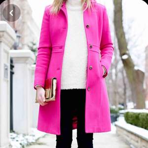 New winter Pink coat. Magenta colour made in Italy, size M, has 84cm length .-  Same colour and length from first picture.- 