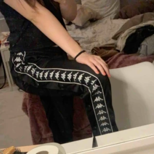  - Kappa byxor i nyskick. Använda få gånger skriv till mig om fler bilder. Möts upp i Borlänge eller fraktas. Fri frakt