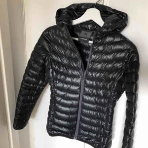  - Everestjacka i nyskick