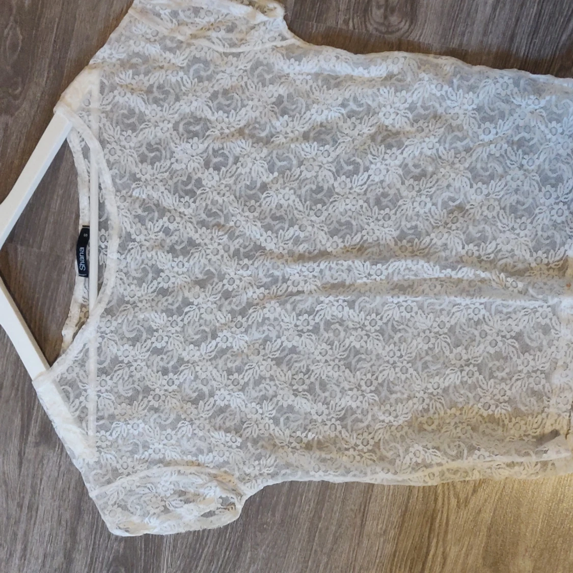 Blommig t-shirt - 89