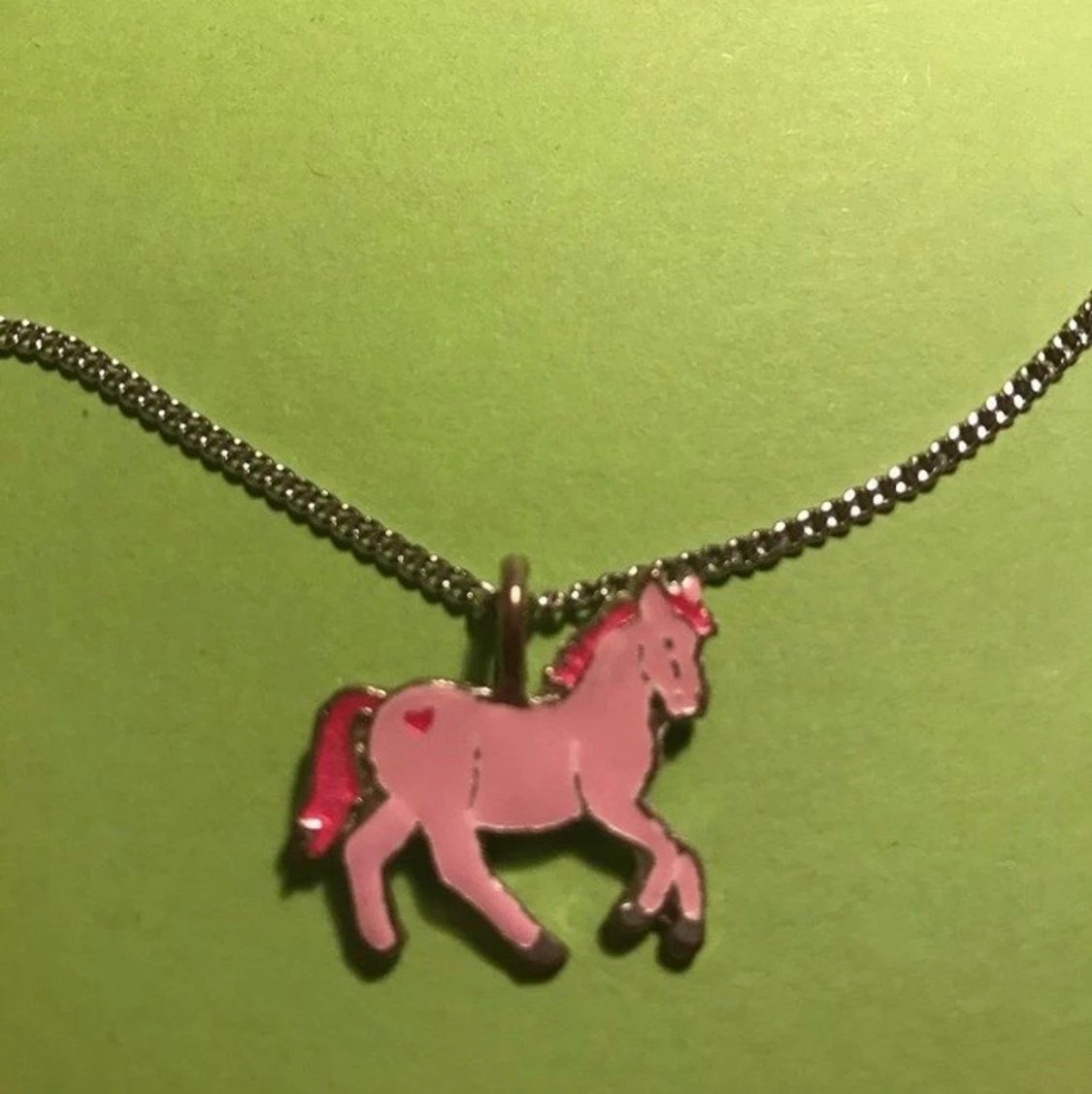 Halsband med en häst - 90