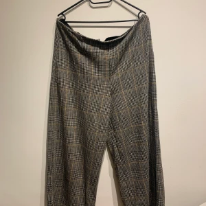 Zara work pants, soft and good quality  - Work pants from Zara, only worn a handful of times, stretchy and comfortable waistband, stretchy material on legs, very soft and breathable.