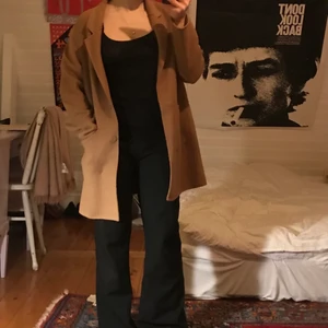 Brun kappa i bommul - Så fin och elegant kappa. Nyskick!