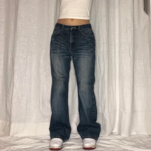 Fina baggy jeans - Snygga baggy jeans från Esprit! Midjemått: 88cm innerbenslängd: 80cm💗 