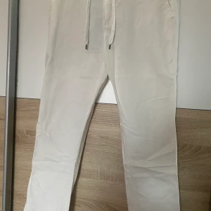 SCOTCH AND SODA WARREN COTTON / LINEN BEACH PANT - SCOTCH AND SODA WARREN COTTON / LINEN BEACH PANT. Storlek: 29/32