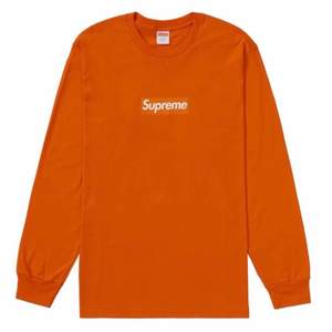 Supreme Box Logo Longsleeve i Orange Colourway från FW20 Ds (oöppnad)🍊✨ • Size: M • Cond: DS (oöppnad i originalförpackningen)  • Bin: 1600kr+📦