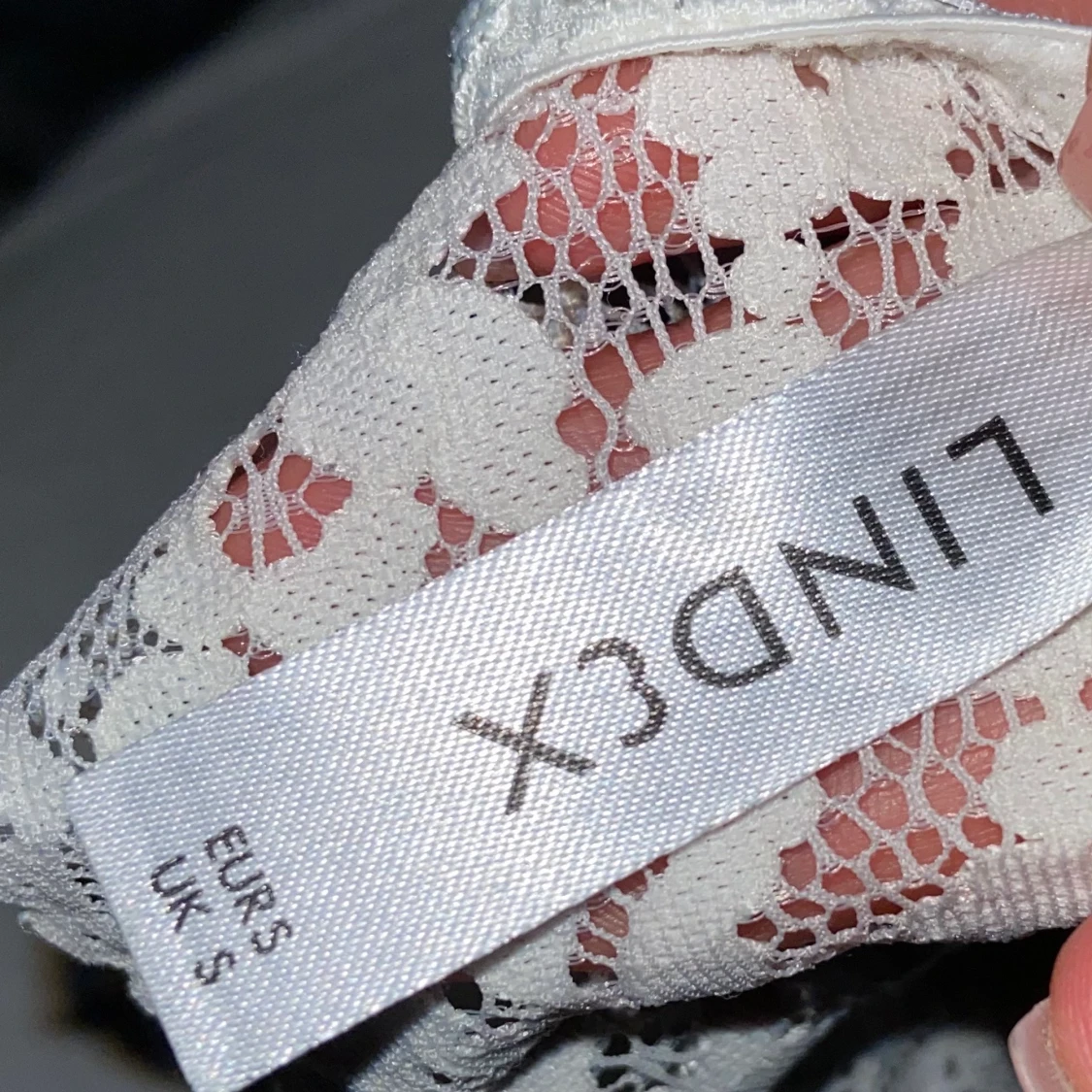 Vit bralette med fina mönster  - 91