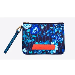 Kenzo x H&M - Säljer en snygg Kenzo x H&M slutsåld väska i oanvänt skick, har bara klippt bort prislappen. Längd 30cm, höjd 23cm❤️