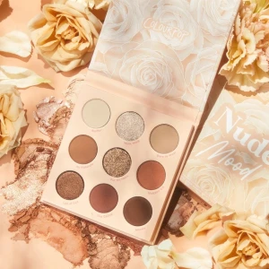 Ögonskugga colourpop  - Ny och oanvänd ögonskuggs palette från colourpop. Nude mood paletten kommer i 9 färger. Det kan uppkomma att vissa skuggor har fått fraktskada, men alla skuggor är hela och oanvända. Skicka i chat om bilder önskas :) frakt tillkommer och samfraktar gärna 