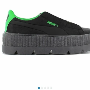 Skita coola Fenty puma skor - Använda storlek 38. Har bytt ut mina skosnören till vanliga svarta. SkSkriv för fler bilder.