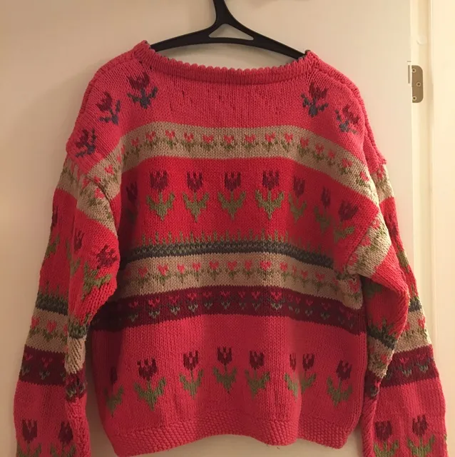 this is a handmade sweater in maybe 80's, I bought it in a vintage store.
The material is shown in one of the pictures
The garment is in wonderful condition!
It's very suitable for wearing oversized outfit;). Tröjor & Koftor.