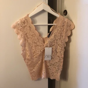 Spetstopp - Oanvänd Spetstopp från zara. 