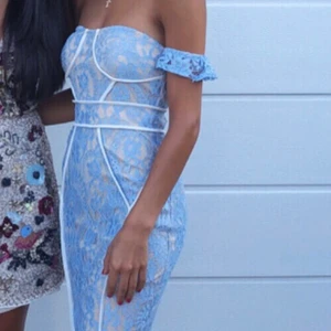 Ljusblå klänning  - Ljusblåklänning som är använd vid ett tillfälle 