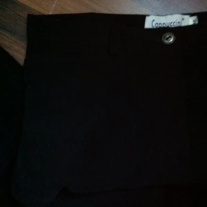  - 💎Finaste kostymbyxorna i sammet💎

• Storlek: 36
• Märke: Cappuccini
• Material: 95% polyester 5% spandex
• Skick: Använda två gånger, fint skick!
• Övrigt: Inga skavanker
• Frakt: 28/42kr