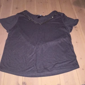  - Tröja från HM
Endast använd 1 gång!:)