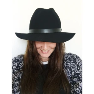  - Knappt använd, bekväm och fin. 