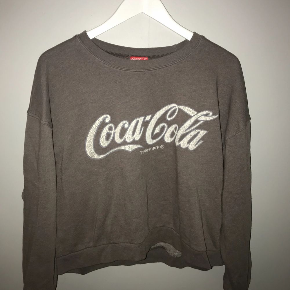 coca cola tröja från bikbok! K | Plick Second Hand