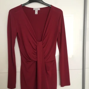  - Använd 1 gång cirka 1 timme. Storlek M, kan kanske även passa en S. Priset är exklusive frakt 