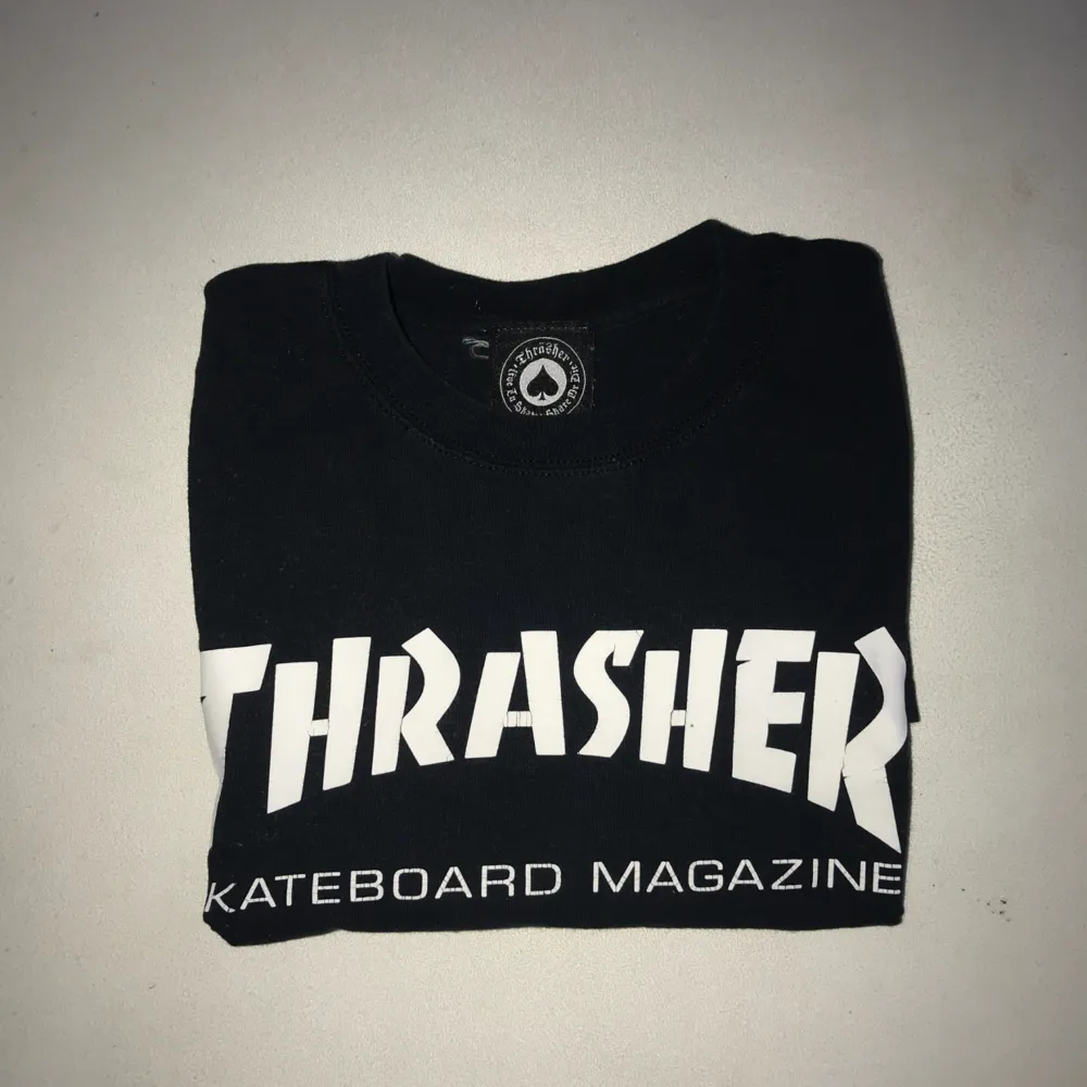 Säljer äkta Thrasher t-shirt! Köparen betalar frakt. T-shirts.