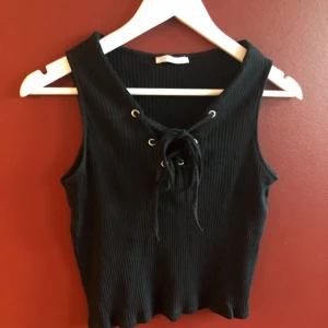  - Svart topp - perfekt för sommaren