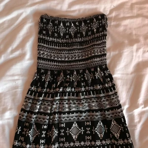  - Super söt och fin klänning, köpare står för frakt💞