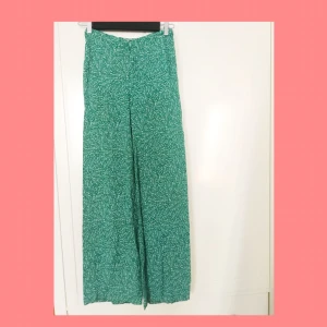  - Rodebjer Sini. Använda mycket sparsamt och i jättefint skick :) 