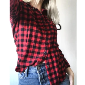  - Skjorta från Ralph Lauren, använd endast en gång. Köpt för ca 900kr.