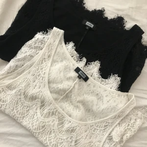  - Två stycken linnen svart och vit. Säljer båda för 50kr annars så är de 30kr st. Väldigt fina nu vid sommaren då dem är lite genomskinliga. Kan frakta men då står köparen för frakten😊