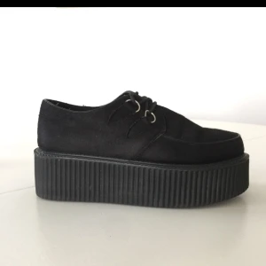  - Creppers som är köpt här på plick 